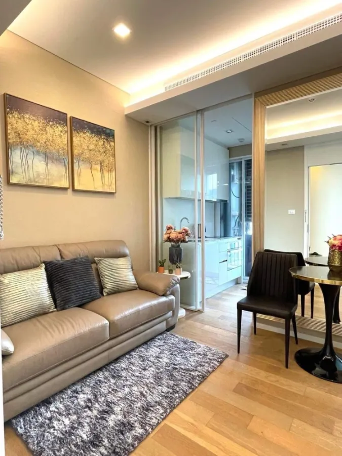 Sell/Rent The Saint Residences Condo, fully furnished room, fully built-in, good price, don't miss it.