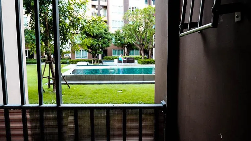 ให้เช่า d condo rangsit เฟส1 1 นอน 1 น้ำ 1 ครัว แถมวิวสระน้ำ เฟอร์พร้อมหิ้วกระเป๋าเข้าอยู่จ้าา