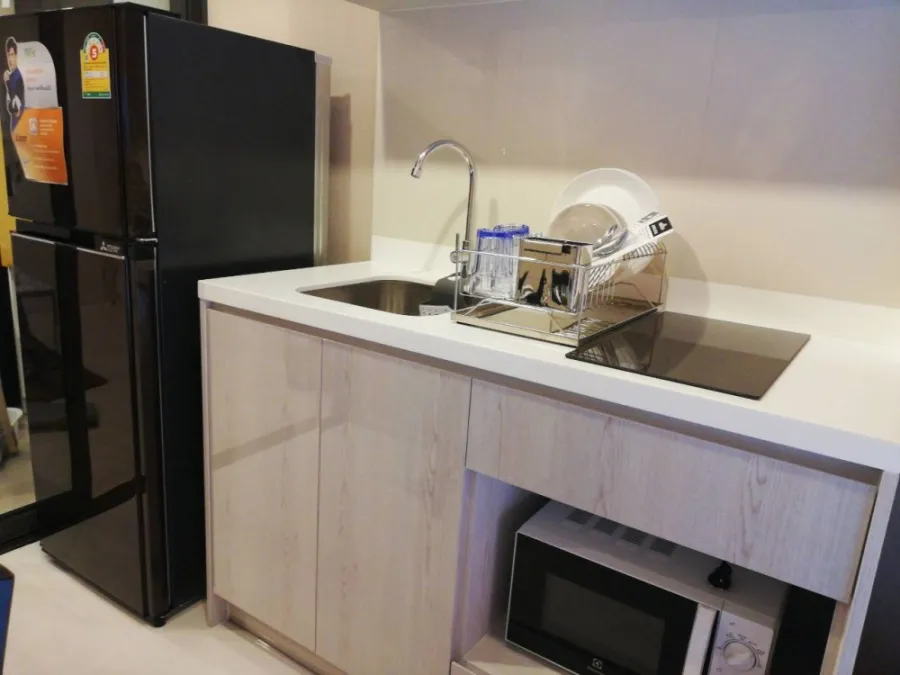 Sell / rent Condo Life Sukhumvit 48, convenient transportation, furniture is ready, don't wait.