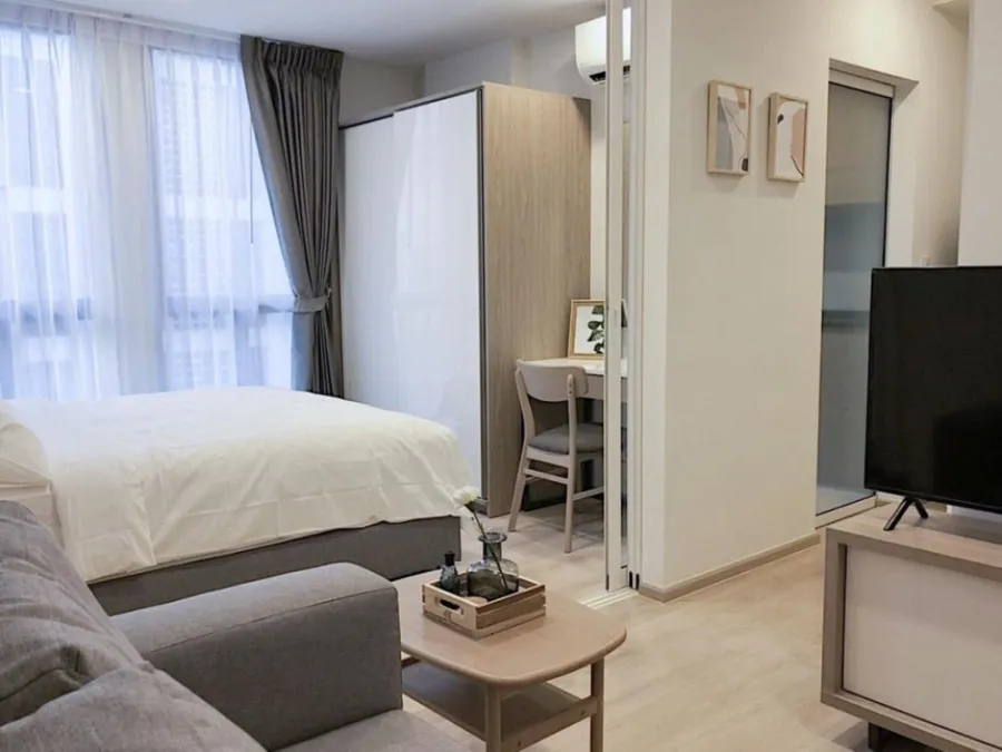 Condo for rent Chambers On Nut Station, corner room, private, ready to move in, book now!