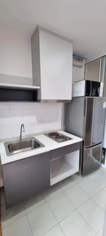 ขาย ให้เช่า The Base Sukhumvit 77 ชั้น 31 วิว BTS ห้องกั้นเป็นสัดส่วน โซฟานุ่มนิ่มนั่งสบาย จองเลย