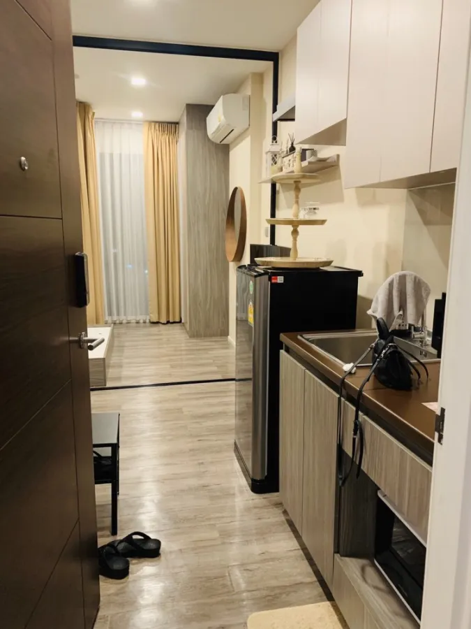 ขาย/เช่า บราวน์ คอนโด รัชดา 32 ชั้น 4 ราคากันเอง พร้อมอยู่ เดินทางสะดวก อย่ารอช้า รีบจองก่อนหลุด!