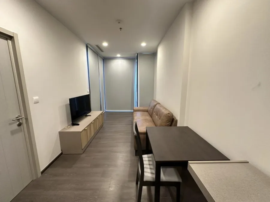 For rent, Oka House Sukhumvit 36, 27th floor, Fully furnished with complete decorations. Book now, don't miss it.