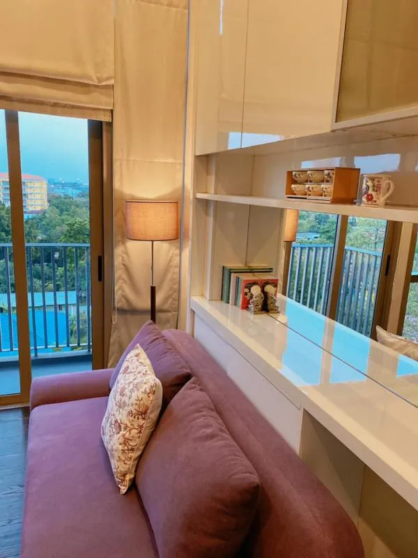 Rent Condo Ashton Morph 38, beautiful room, beautiful decoration, garden view, high ceiling, not uncomfortable The atmosphere is very pleasant.