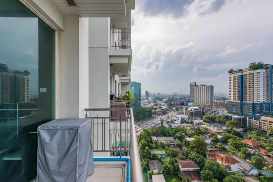 Condo for sale, Wind Ratchayothin, near BTS, Studio room, high ceiling, ready to move in, near BTS. Hurry up to reserve before it's gone!