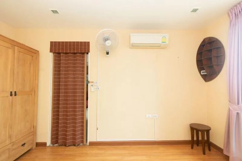 For rent Wish @ samyan, beautiful room, fully furnished, great view, carry only one bag Ready to move in