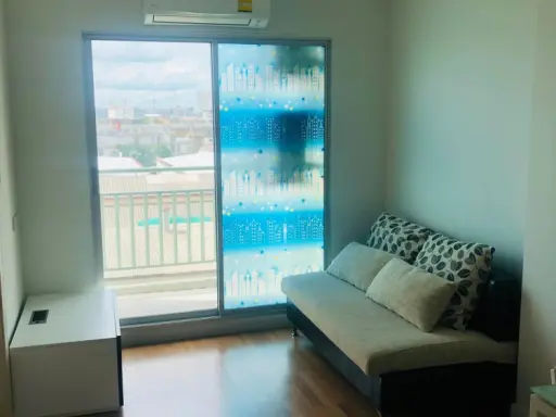 For rent, Lumpini Place Ratchayothin, good room position, beautiful view, with built-in furniture. If interested, hurry to reserve before it slips awa