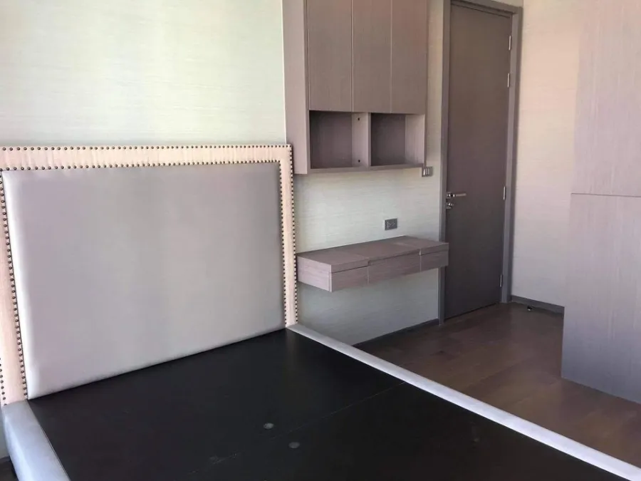 For sale: The Diplomat Sathorn, high floor, well decorated room. Cool built-in furniture Good like this, reserve now.