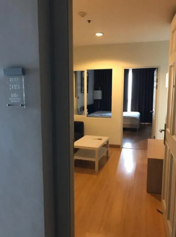 Urgent. Hurry up. Opportunities like this don't come often. Beautifully decorated room. Fully furnished. Very nice. Life @ ratchada-suthisan