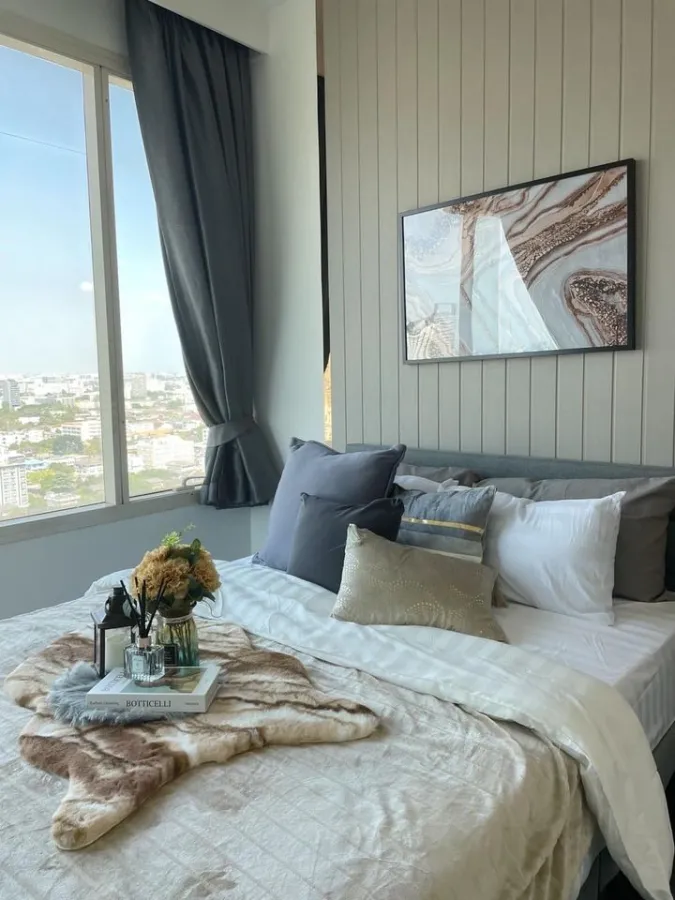 For rent, Wind ratchayothin, 19th floor, corner room, good view, no building blocking the view, beautiful room, fully furnished, book now, hurry up.