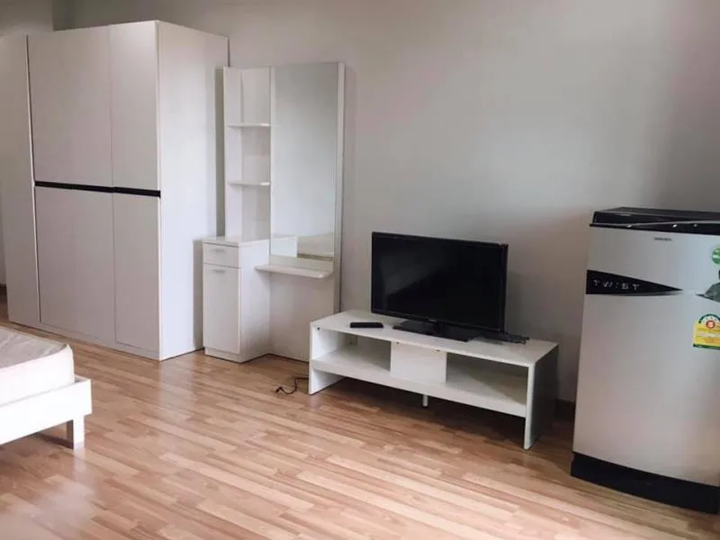 ให้เช่า Regent Home 15 Changwattana ชั้น 6 เฟอร์ครบ ลากกระเป๋าเข้าอยู่ได้เลย