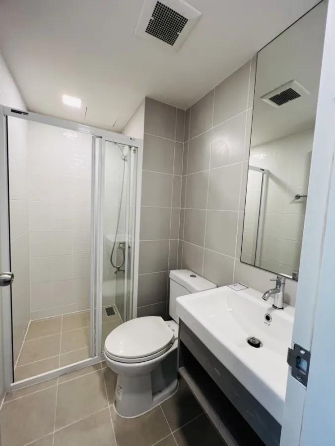 payment Atmoz Chaengwattana, the most beautiful room, pool and garden view, 2 bedrooms, fully furnished, very livable, book now.