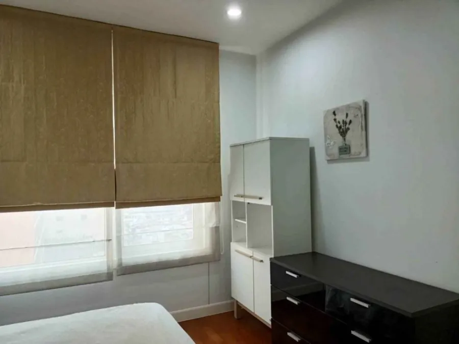 ให้เช่า คอนโด สิริ เรสซิเดนซ์ สุขุมวิท 24 ห้องขนาดใหญ่ พ้นที่ใช้สอยเยอะ ทิศเหนือ วิวเมือง จองเลยจ้า