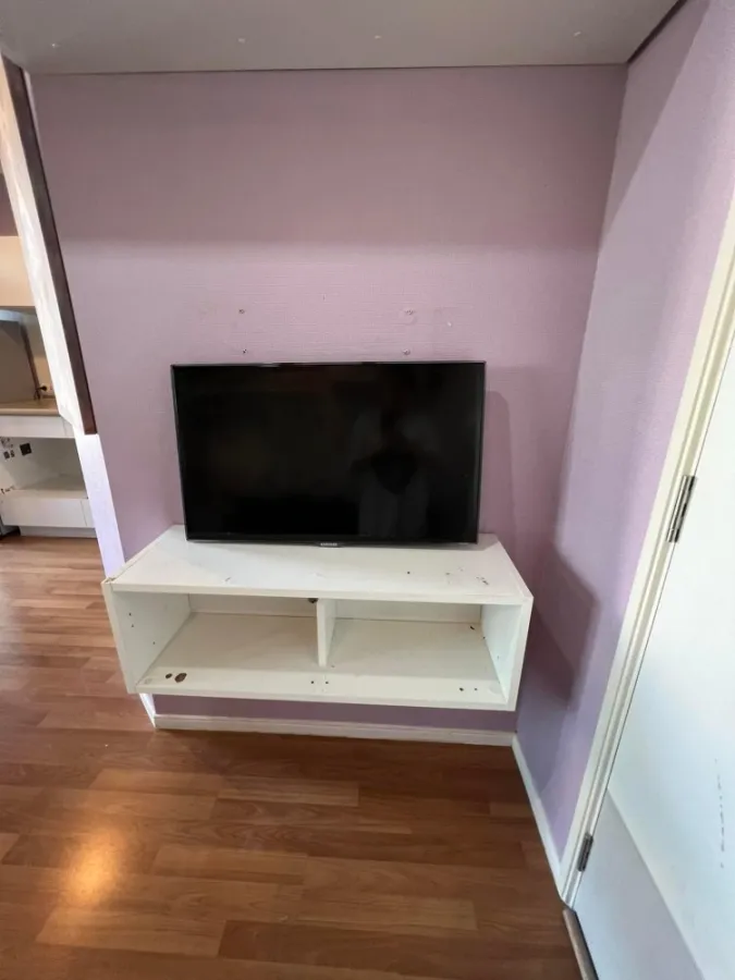 For rent, Lumpini Park Rama 9-Ratchada, 1 bedroom, with colorful wallpaper, very inviting, hurry to book before you miss it.
