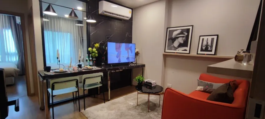 Condo down payment for sale, The Livin Ramkhamhaeng, 2 bedrooms, 1 bathroom, 9th floor, pool view, good price, must reserve now.