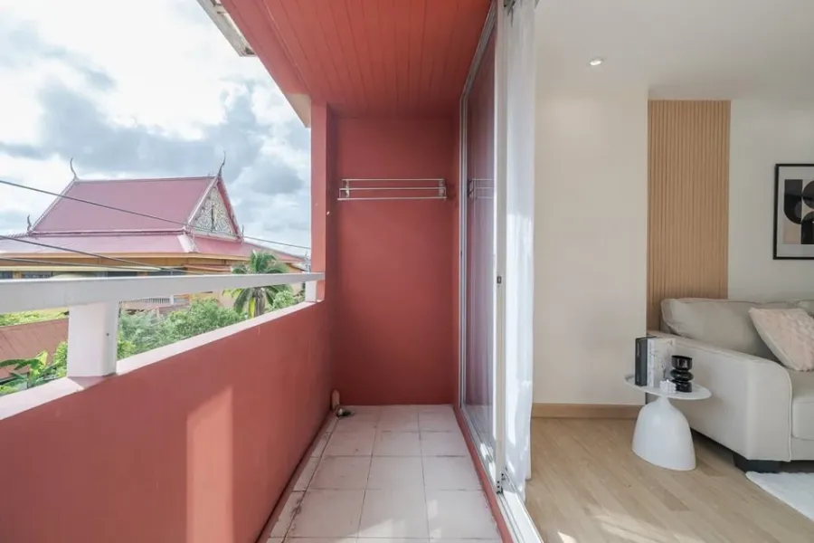 Selling a large Prima Srinakarin condo, perfect for families and couples. Enjoy a peaceful and private atmosphere. Don't miss out!