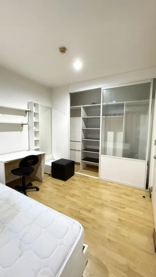 Condo for rent: The Parkland Taksin-Thapra. Spacious room, great living space, convenient and complete in one place. Reserve now!