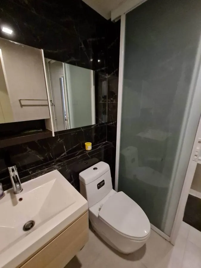 For sale or rent: Tree Condo Ekkamai (Sukhumvit 40), 1 bedroom, 1 bathroom, with bathtub, just come and move in.