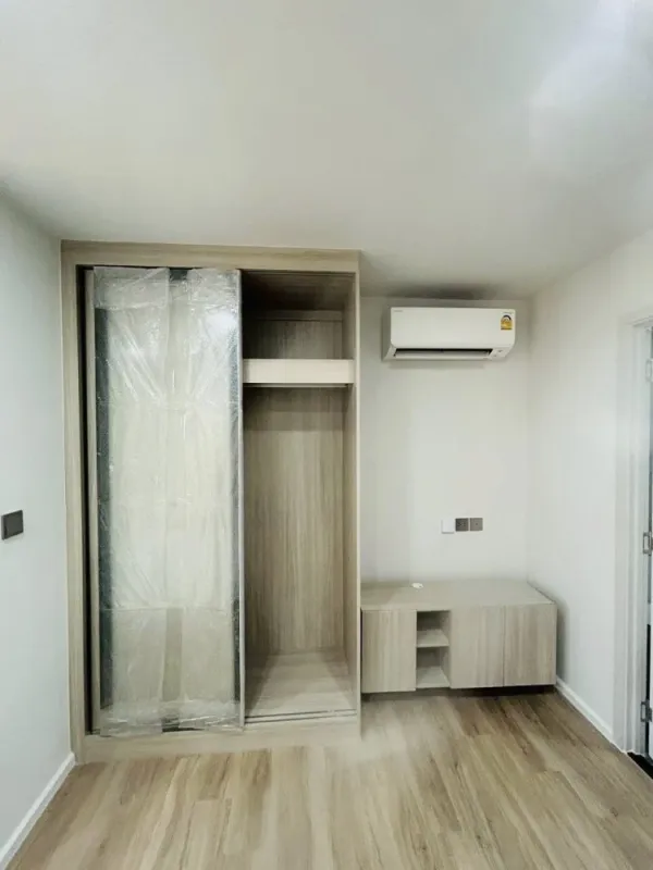 ขาย Atmoz Flow Minbur ห้องพร้อมอยู่ มาแต่ตัวเข้าอยู่ได้เลย เฟอร์พร้อม