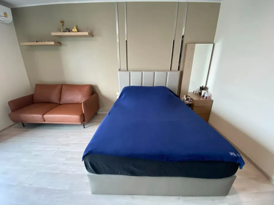 For sale Ideo Ratchada-Sutthisan, 18th floor, very beautiful view, fully furnished, good price, you must reserve now.