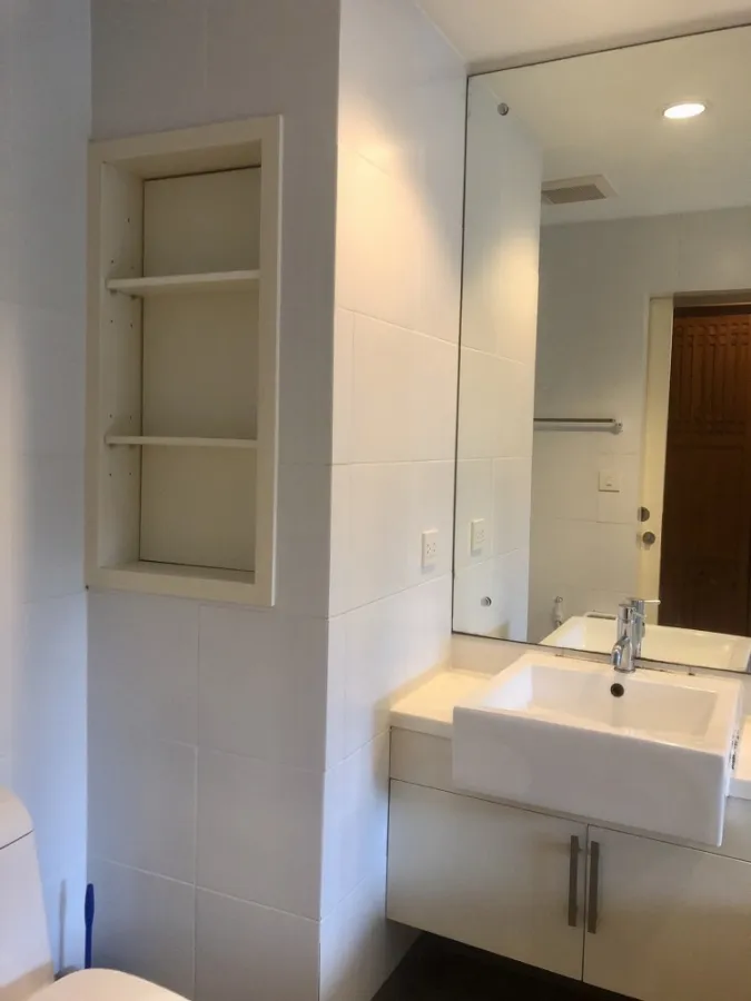 Rent The Seed Mingle Sathorn-Suanplu, spacious room There is a usable area, good price, if interested, hurry up to move and book now.