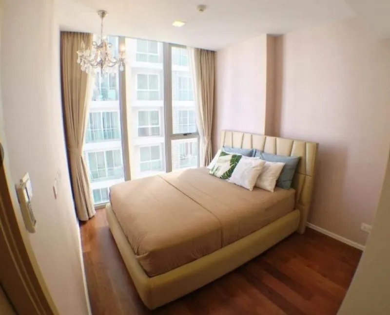 Sell / rent urgently !! Condo Hyde Sukhumvit 11, 19th floor, beautiful view, fully furnished, near BTS, do not miss !!
