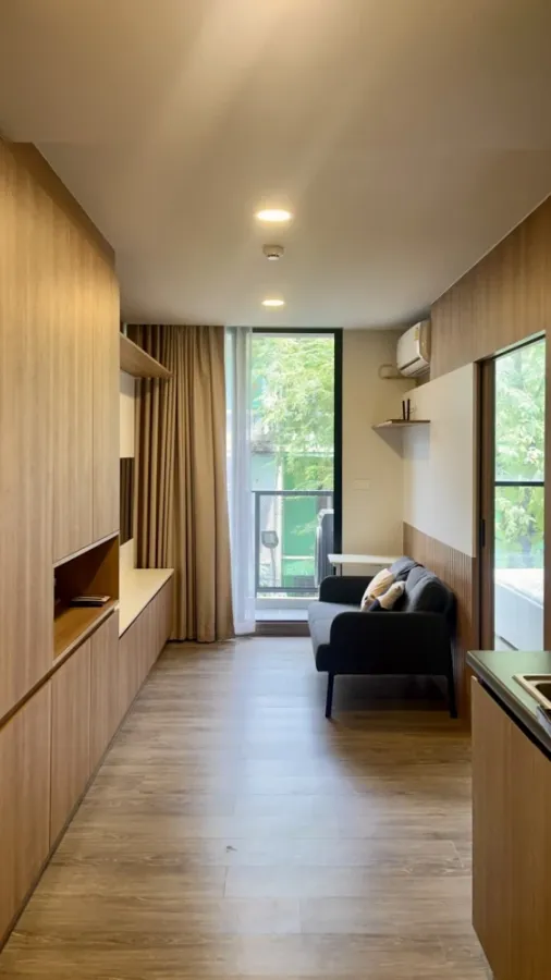 Condo for rent, Flexi Sathorn - Charoen Nakhon, spacious room, comfortable, with well-decorated built-in furniture. Book now before you miss out!!!