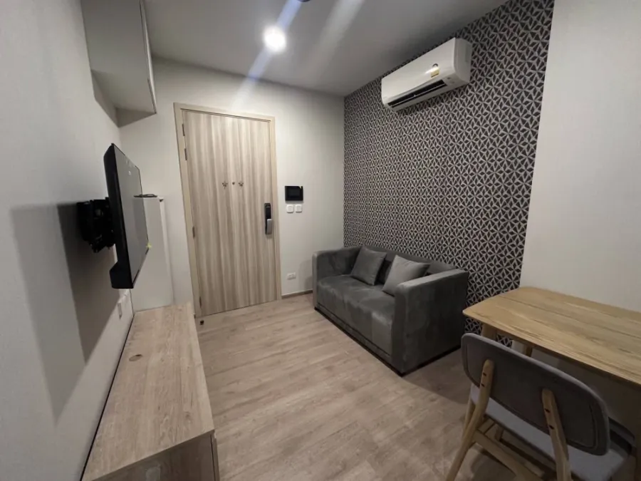 For rent: Chivathai Kaset Nawamin, decorated with beautiful wallpaper, stylish, complete with electrical appliances, move in now, don't hesitate.