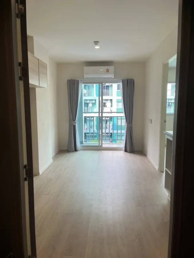 For sale/rent: Lumpini Ville Chaengwattana 10 Condo, unfurnished unit, very livable, perfect for those who love to organize their own space. Don't mis