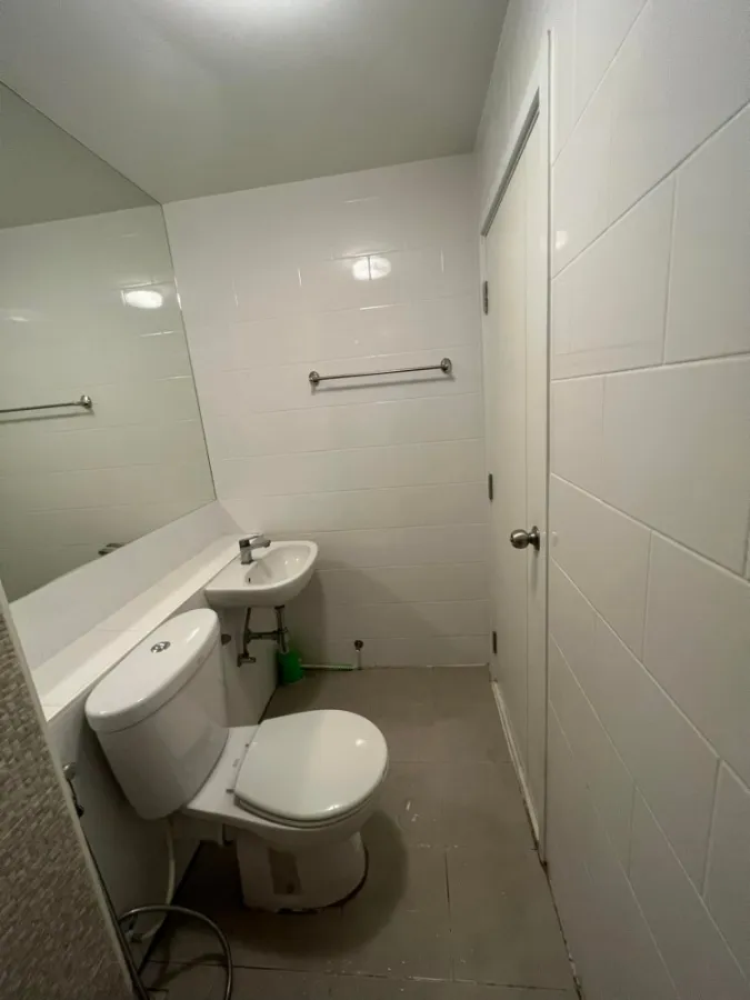 Plum Condo Central Station for rent, phase 2, empty room, good price, 20th floor, good view, room decoration, don't miss it