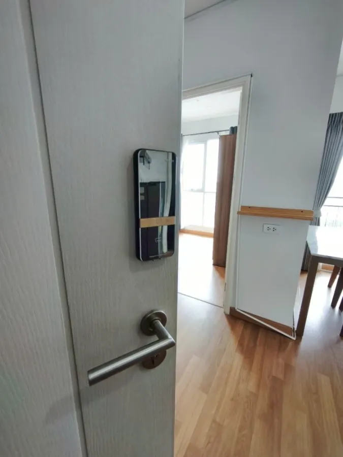 For rent: Lumpini Place Condo, Ratchada-Sathu, ready to move in, open view, no buildings blocking, well-built-in in the room, just bring your bag, hur