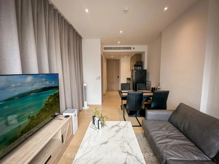 Condo for rent, Ashton Asoke-Rama 9, decorated room, ready to move in. Complete with premium amenities, don't miss it.