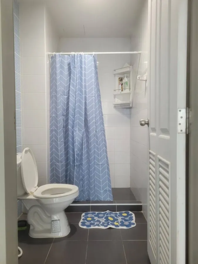 For rent or sale: The Kith, Lam Luk Ka, Khlong 2, private room, very cheap price, fully furnished, ready to move in, book now.