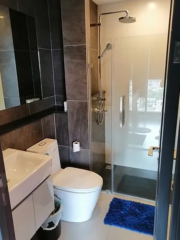 This room!!!!! Beautiful room, good view, not blocking the view, very ready. You can carry your bag in.