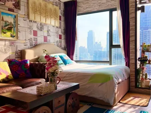 For sale: Rhythm asoke 1, 16th floor, swimming pool view, with good wallpaper, very good price. You must hurry to reserve now. images