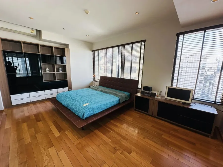 ให้เช่าคอนโด The Emporio Place Duplex 2 ห้องนอน ชั้นสูง วิวสวย มาจองได้แล้ววันี้ อย่าพลาด