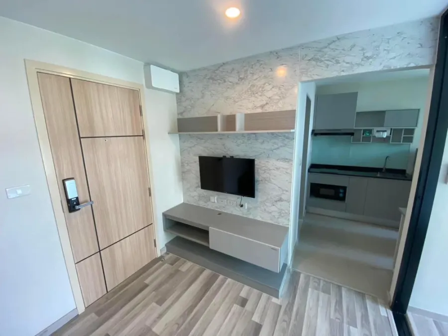 For sale, for rent, The Cube Premium Ratchada 32, simply decorated room, very livable, with a pool view, hurry and reserve now!