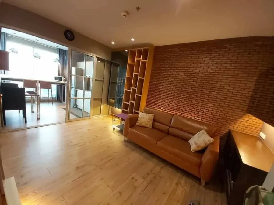 ขายคอนโด ริทึ่ม รัชดา ห้องแต่งสวย Renovate Built in ทั้งห้องแบ่ง layout เป็นสัดส่วนอย่างลงตัว วิวพาโนรามา จองเลย