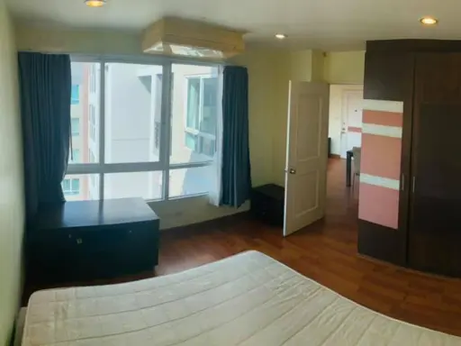 the pulse ladprao 44 condo for rent, fully furnished, ready to move in, very good location, affordable price, urgent