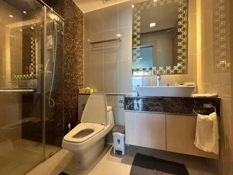 For sale: The Palm Wongamat Beach Pattaya, spacious room, high floor, fully decorated, Buit-In, move in now.