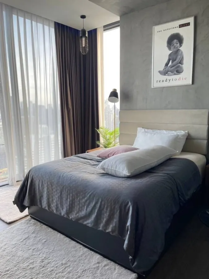 For sale, for rent!! Condo The Es at Singha Complex, Penthouse room, Rare Item, the most luxurious project next to MRT!!