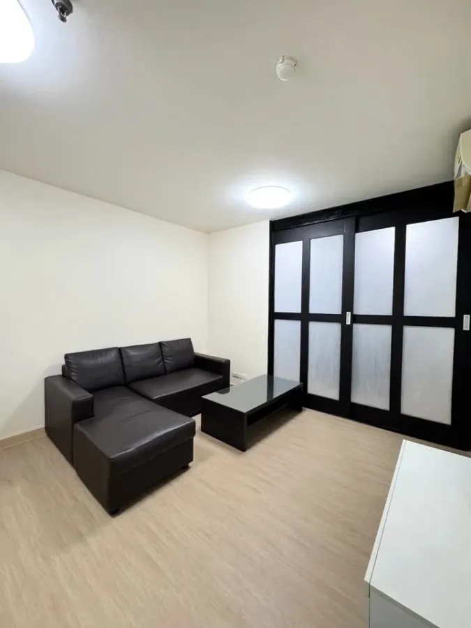 ให้เช่า Ladda Condoview ห้องชั้น 12 มาพร้อมเฟอร์นิเจอร์ครบครัน ดีแบบนี้ห้ามพลาด