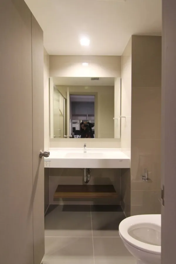 Condo for rent, Ideo Sukhumvit 93, the room is not hot, the furniture is build in, the price is tangible, hurry up.