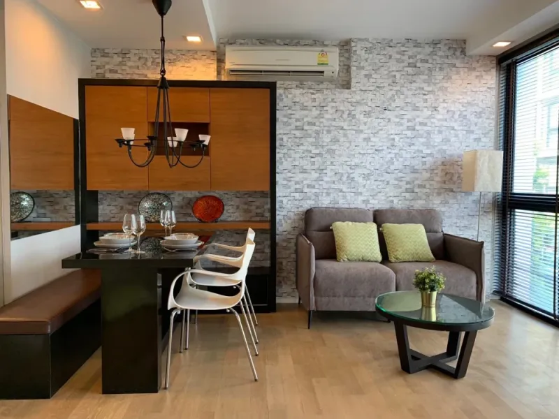 ขายคอนโด Abstracts Sukhumvit 66/1 ห้องมุม 2 ห้องนอน 2 ห้องน้ำ | วิวสระ มาจับมาจองเลยจ้า อย่าลพาด