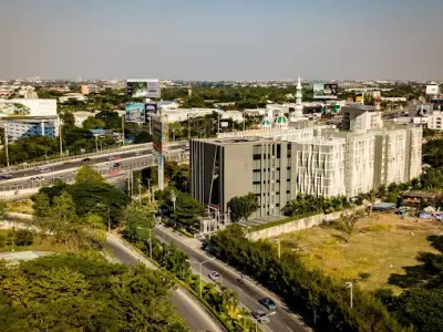Bliz Condominium Rama 9 - Hua Mak