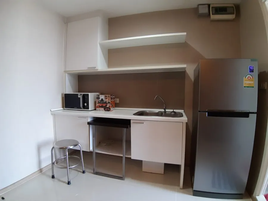 For rent: Fuse Moebius Ramkhamhaeng, complete furniture and electrical appliances, high view, book now.
