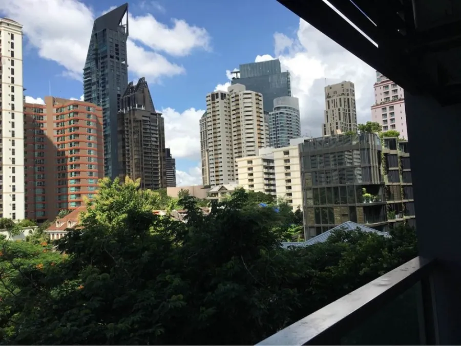 ให้เช่า เอช คอนโด สุขุมวิท 43 วิวสวนโล่ง ตกแต่งสวย สบายตา เงียบสงบ ทำเลดี รีบเลย!!