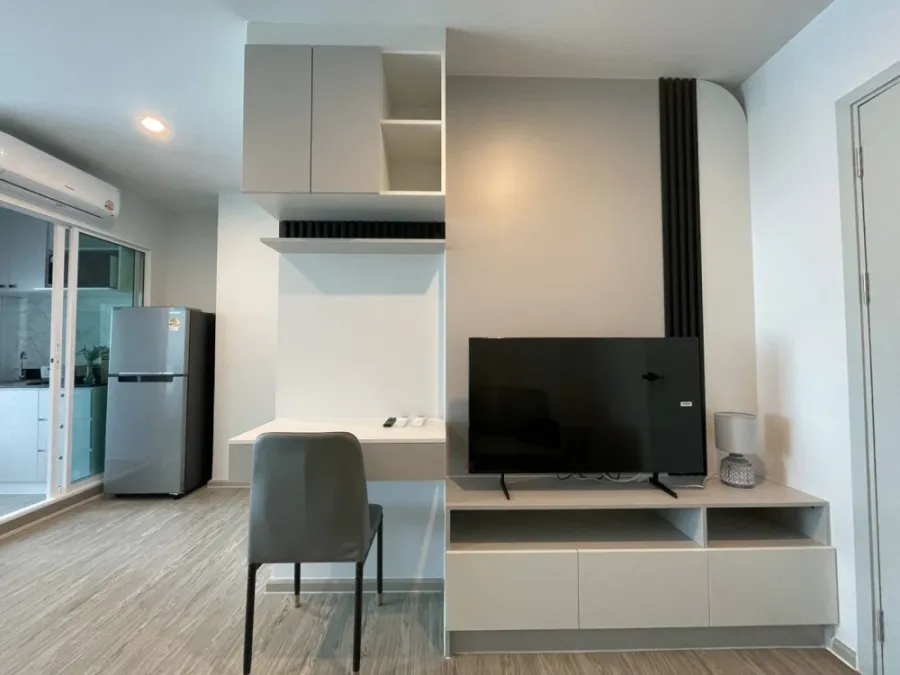 For rent: Regent Home Bangna, 30th floor, river view, corner room with privacy, convenient and complete here. Book now, don't miss out.