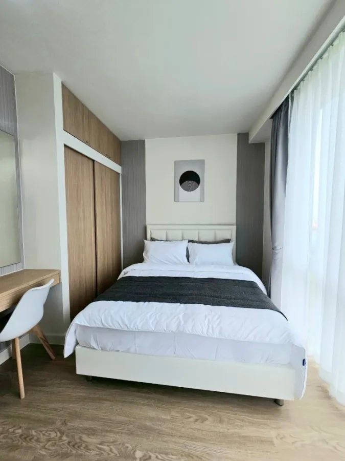 ให้เช่า The IRIS Rama 9-Srinakarin ห้องกว้าง ตกแต่งคุมโทน เครื่องใช้ไฟฟ้าครบครัน ห้ามพลาด