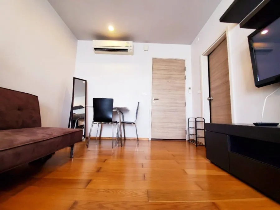 For rent, Hive Taksin, good position, north, 16th floor, beautiful view, unique, has everything. If you don't reserve, you will regret it.